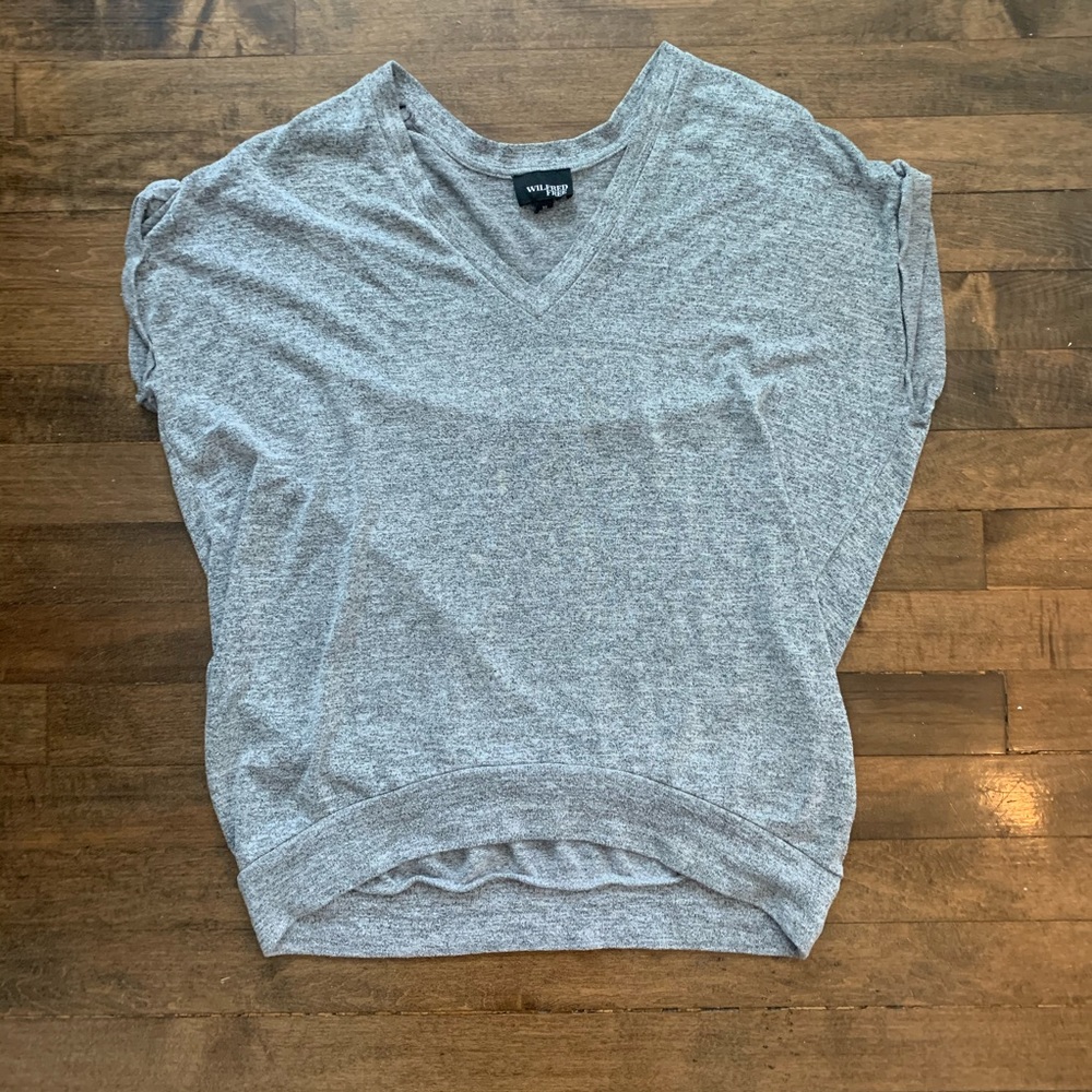 Oversized aritzia knitted v neck shirt